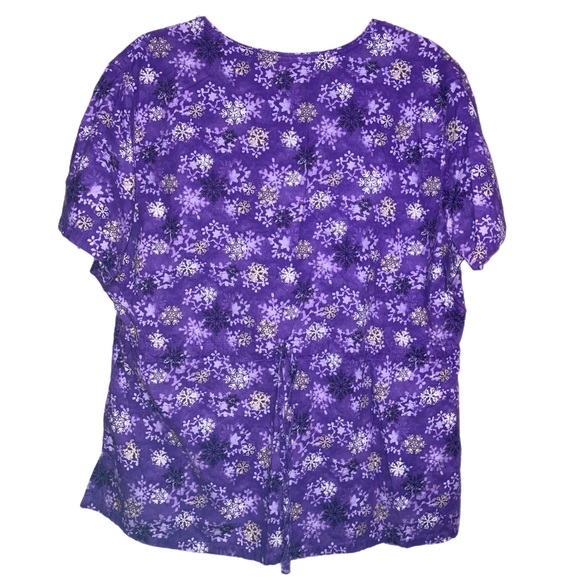 SB Scrubs Large Purple Snowflake Scrub Top 3 pockets tie back great cond! 11119 - Picture 2 of 5
